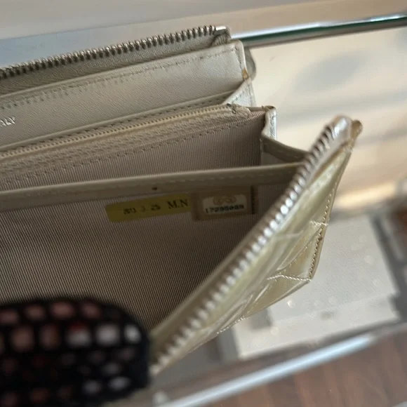 BLACK FRIDAY GIVEAWAY! Chanel Patent Leather Quilted Champagne Wallet - Picture 11 of 16